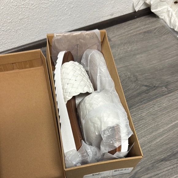 Dirty Laundry Enjoy It Slide Sandal - Picture 2 of 6